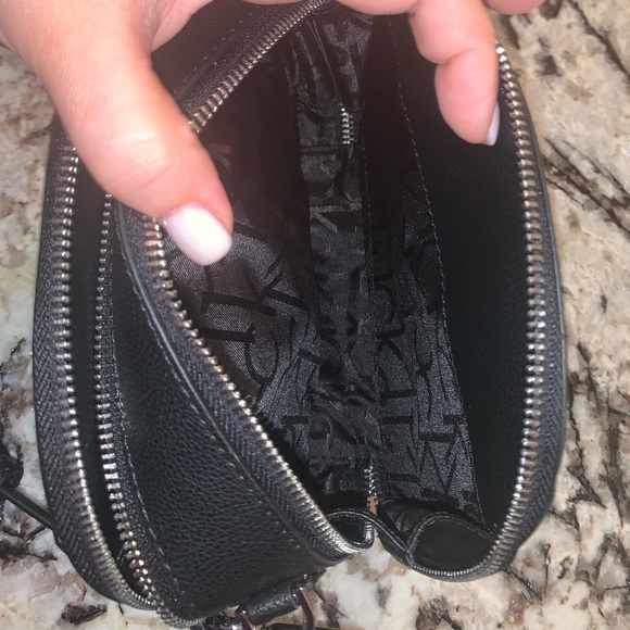NEW Calvin Klein Crossbody, Removable/Adjustable Strap - Picture 13 of 15